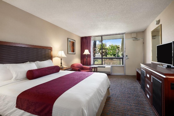 Ramada by Wyndham Sunnyvale/Silicon Valley Main image
