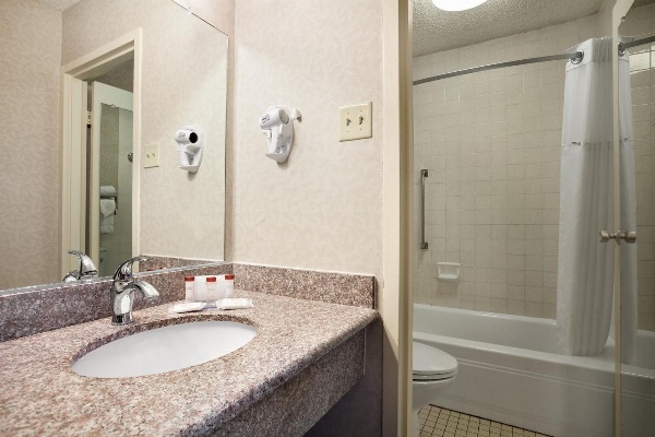 Ramada by Wyndham Sunnyvale/Silicon Valley image 4
